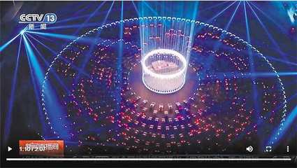 780辆“重庆造”汽车点亮山城，2025年央视春晚重庆分会场灯光秀惊艳世界